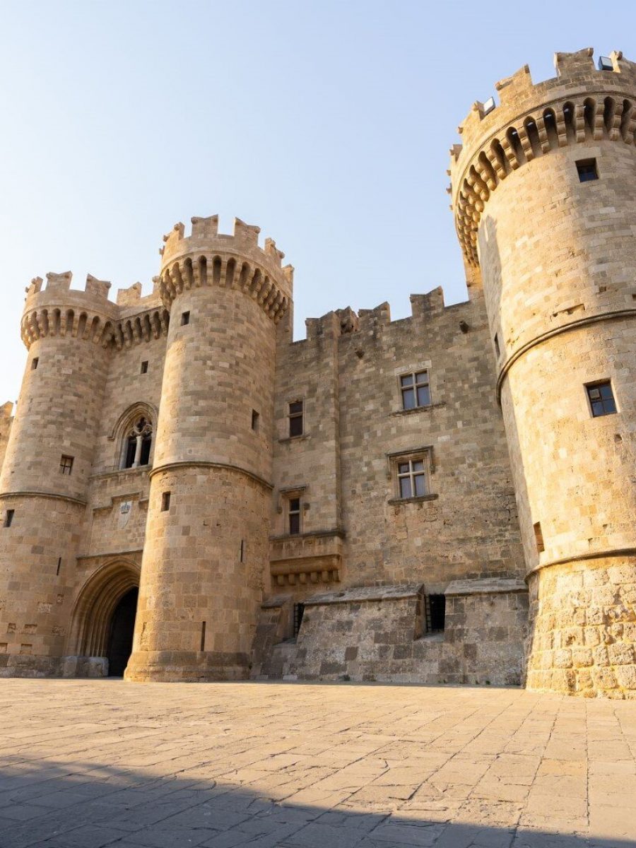 tour to old town of rhodes